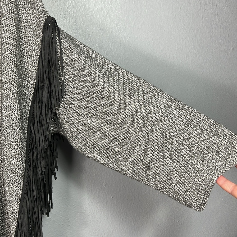 Chico’s Travelers Gray Fringe Open Front Cardigan Sweater Medium Size 8 - Picture 4 of 8